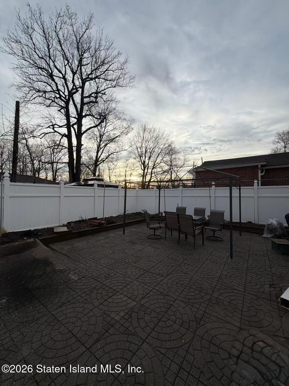 118 Guyon Avenue Image 2