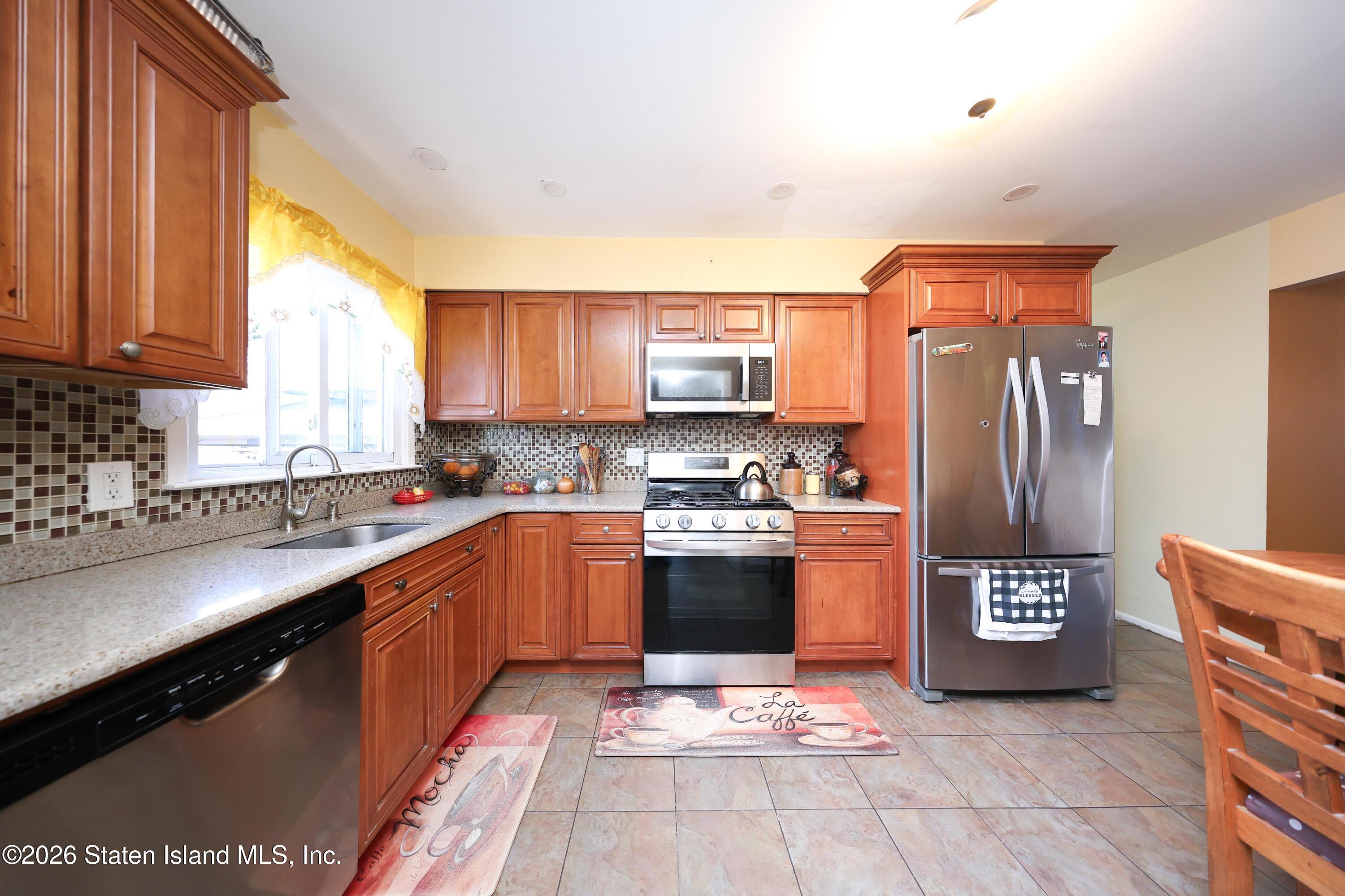 34 Park Hill Circle, Staten Island, NY, 10304 image 15