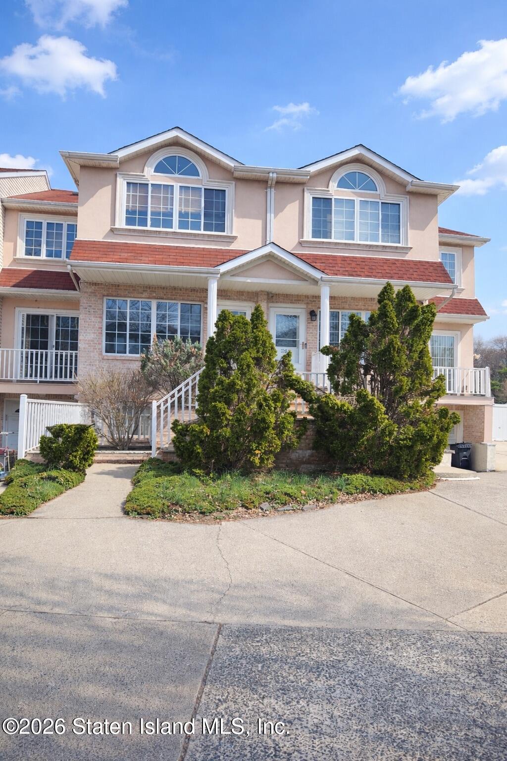 205 Essex Drive Image 2