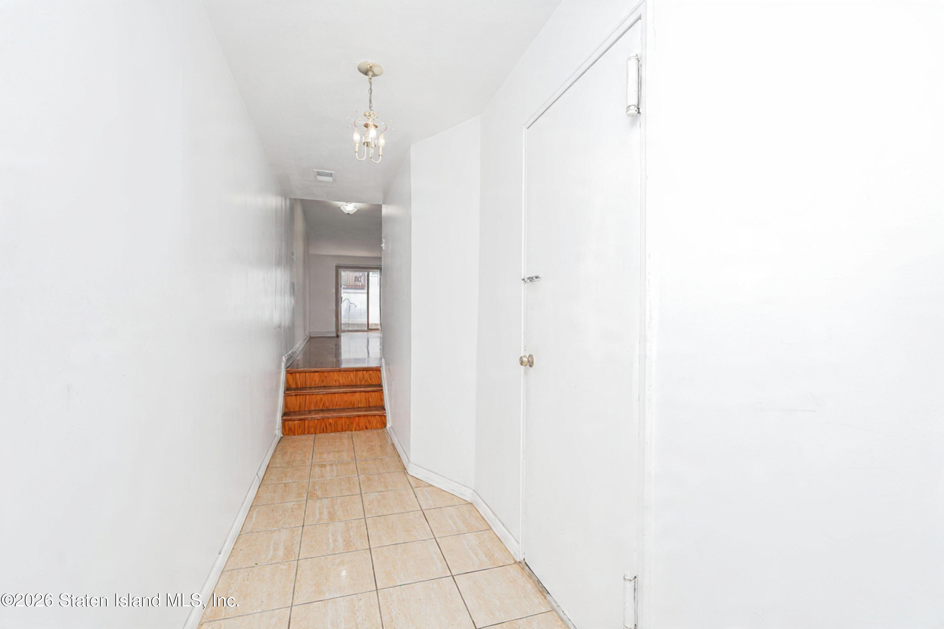 137 Laredo Avenue Image 3