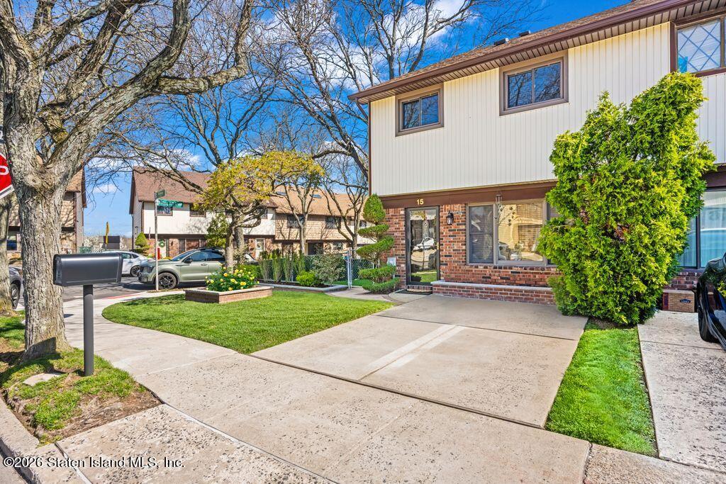 15 Hickory Circle Image 3