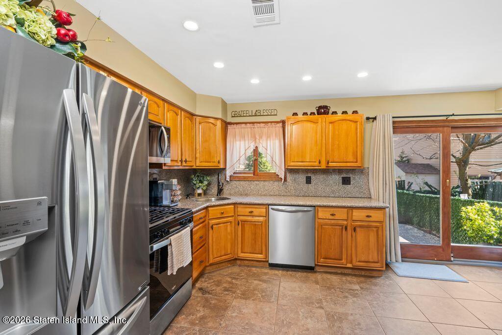 15 Hickory Circle, Staten Island, NY, 10312 image 12