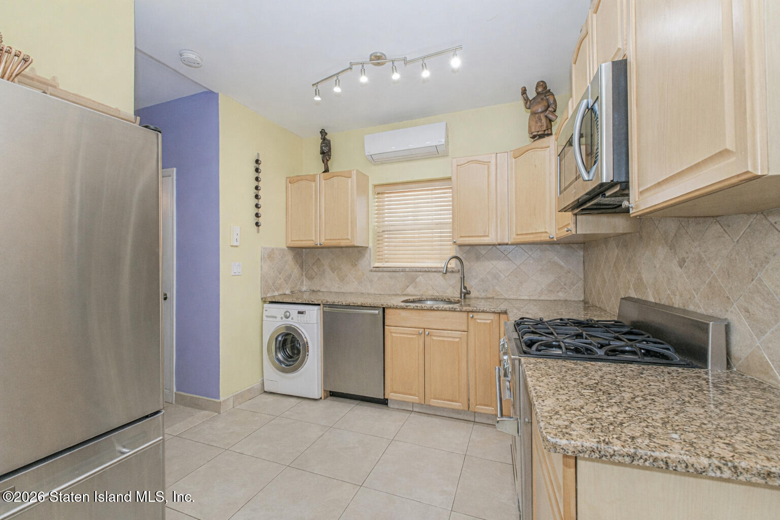 98 Robin Road Image 5