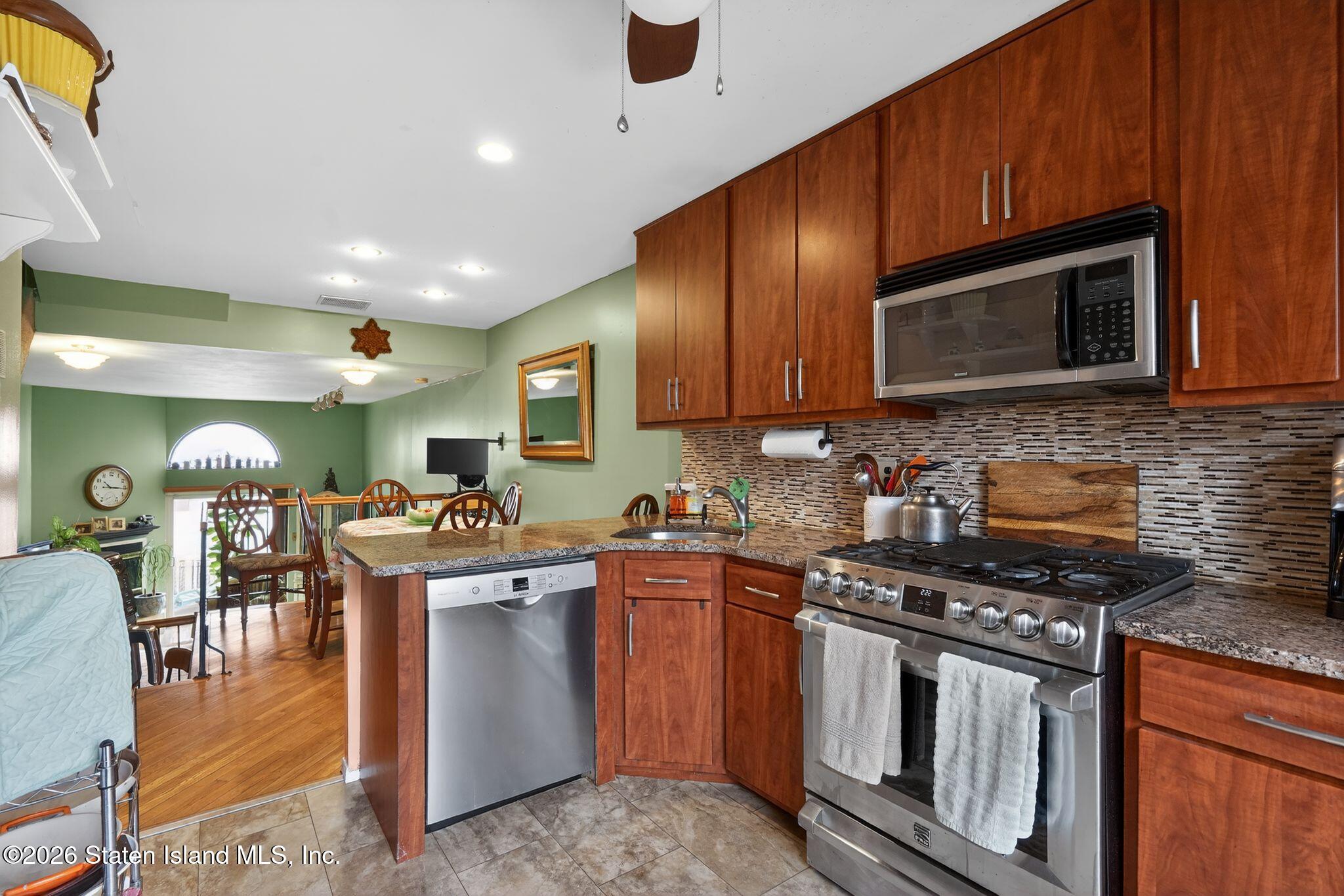 24 Eric Lane, Staten Island, NY, 10308 image 7