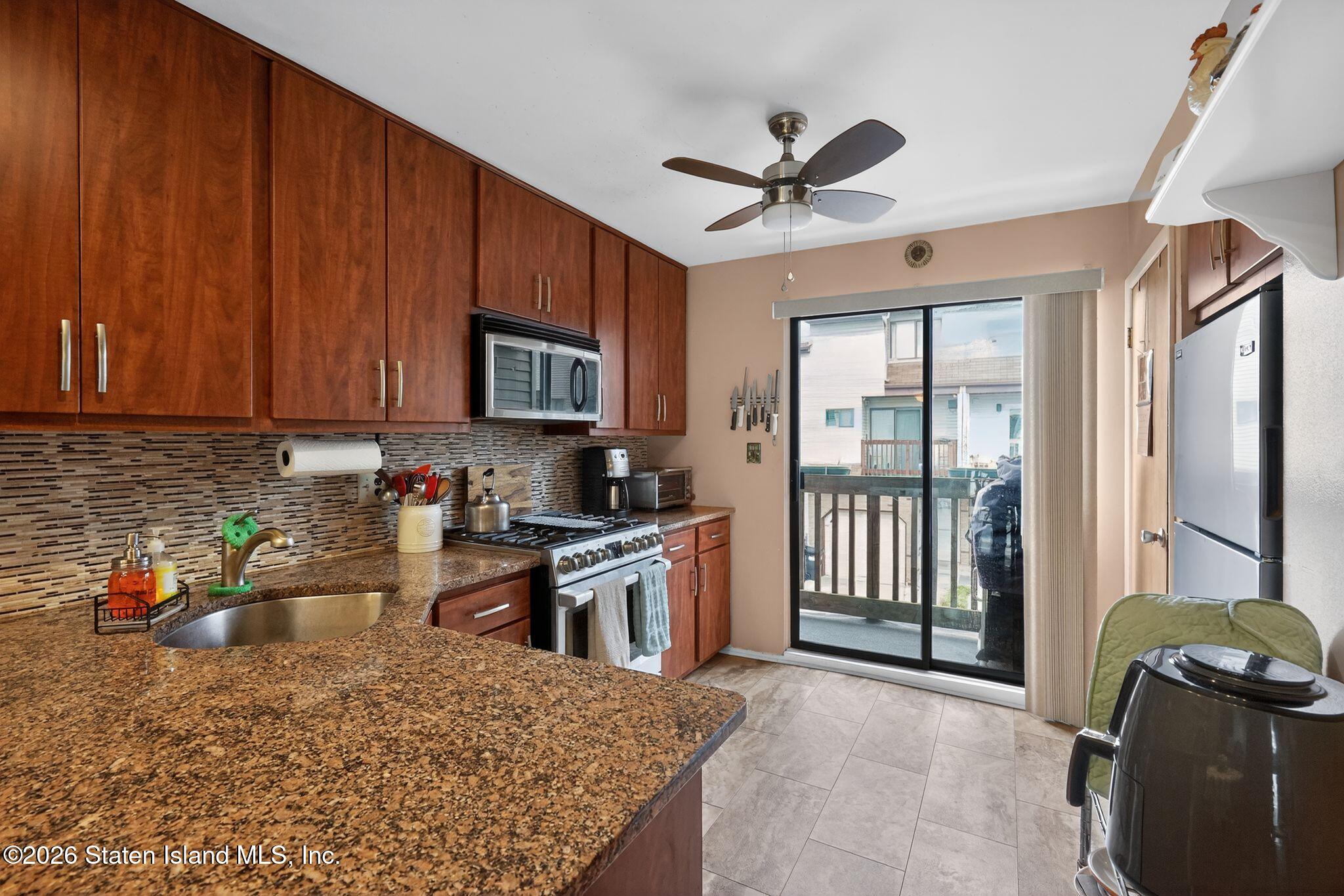 24 Eric Lane, Staten Island, NY, 10308 image 8