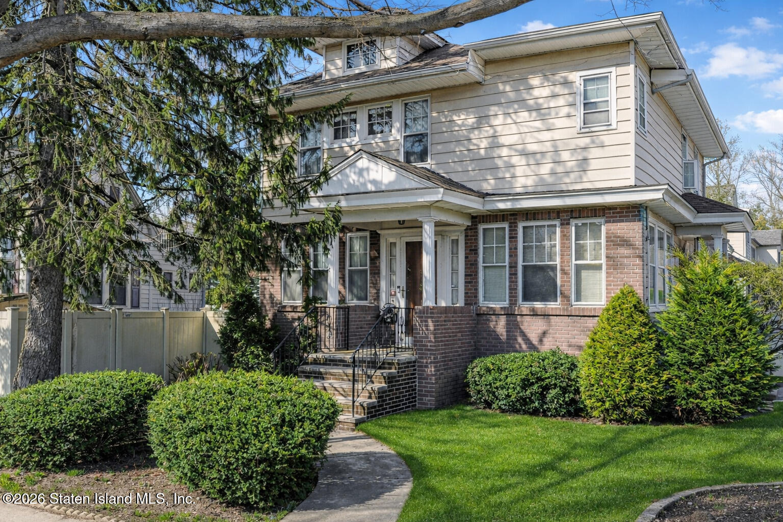 247 Guyon Avenue Image 1