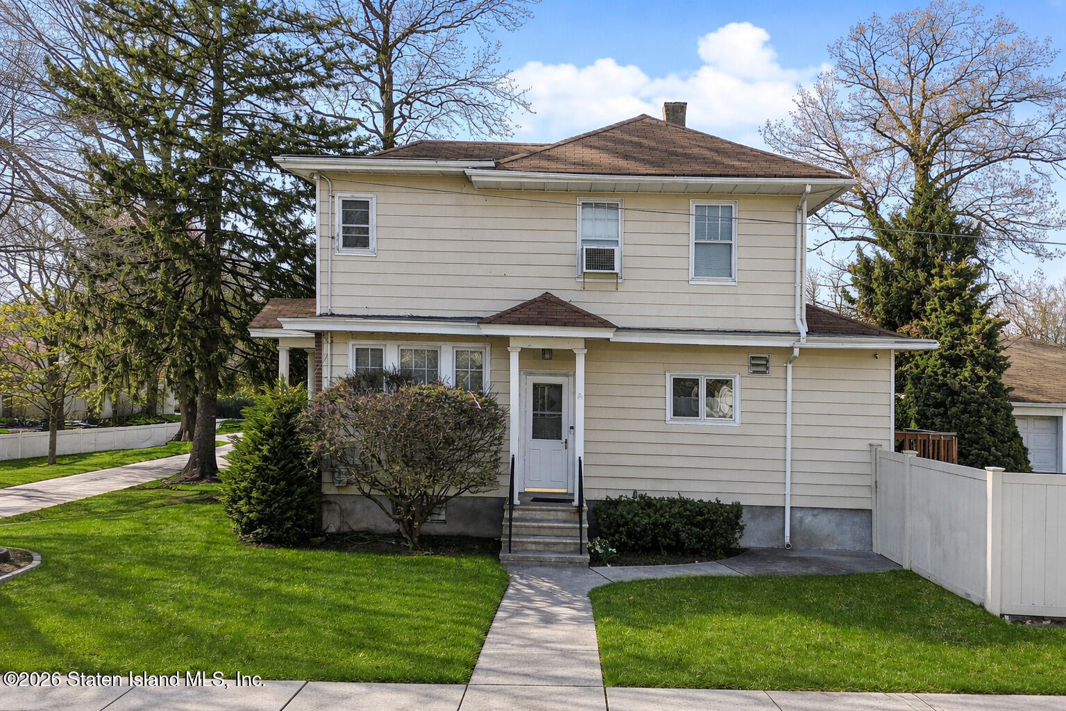 247 Guyon Avenue Image 2
