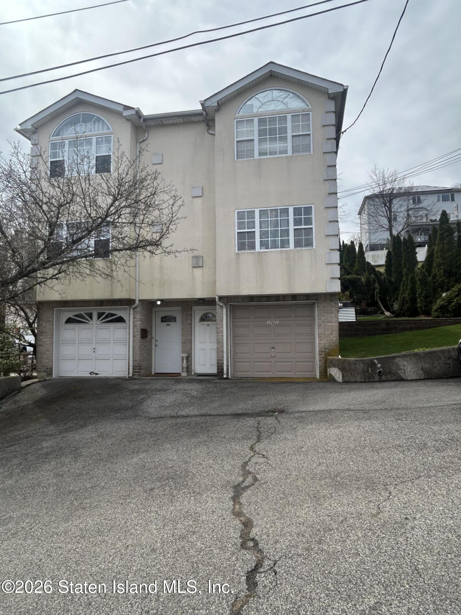 262 Ward Avenue Image 1