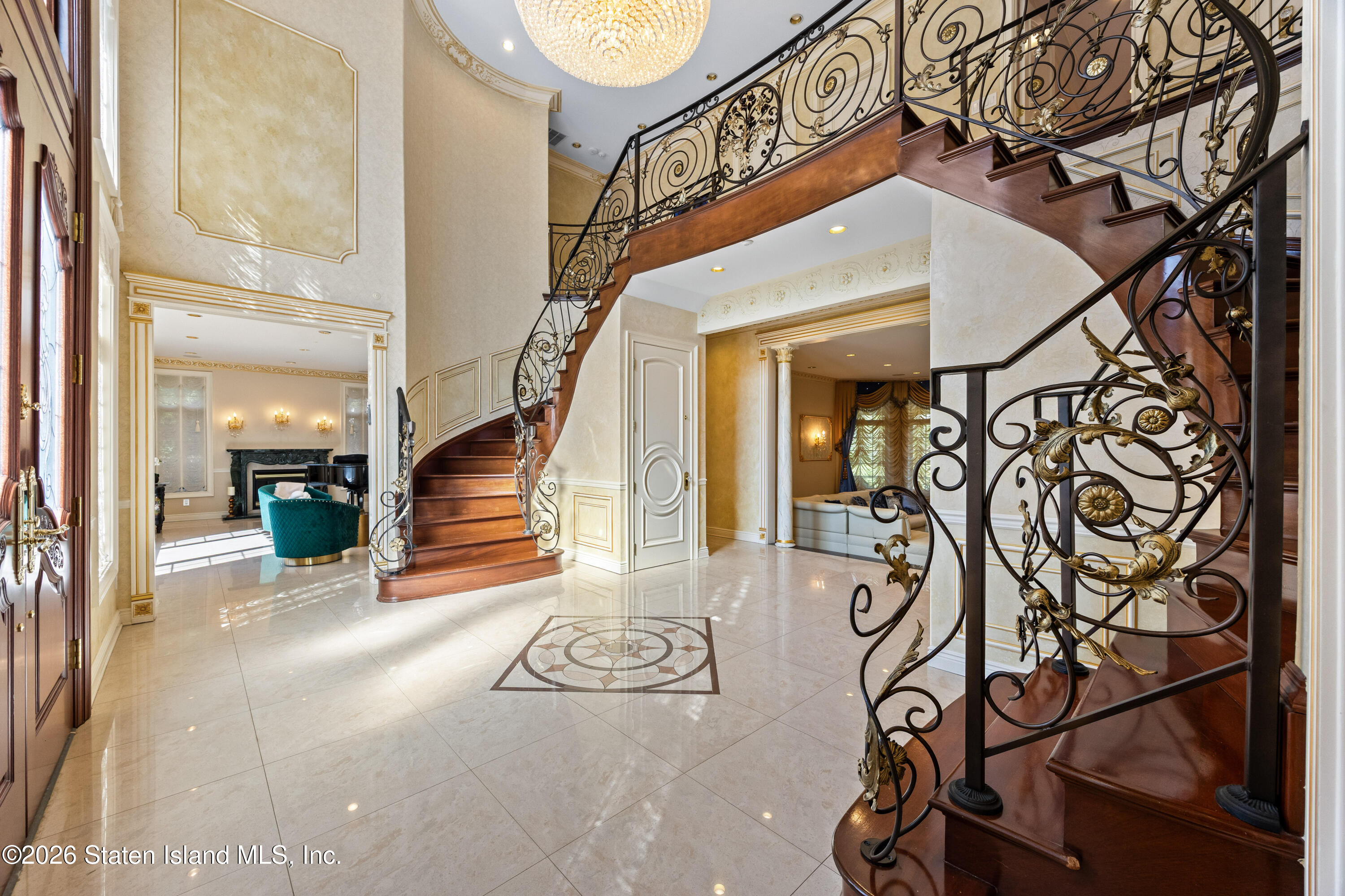120 College Place Image 4