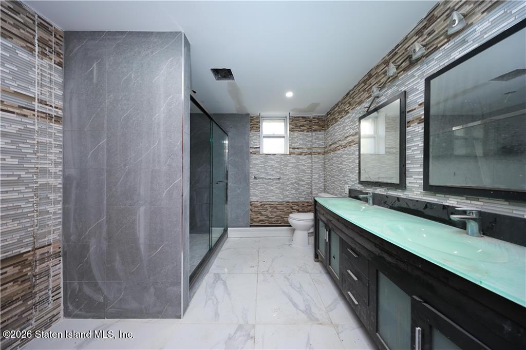 154 Weed Avenue Image 4