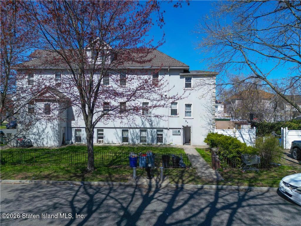 154 Weed Avenue Image 1