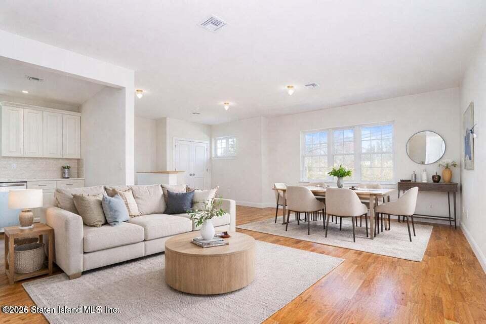 556 Drumgoole Road, Staten Island, NY, 10312 image 8