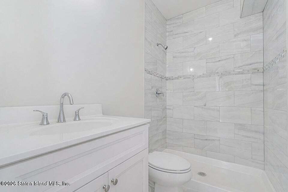 556 Drumgoole Road, Staten Island, NY, 10312 image 52