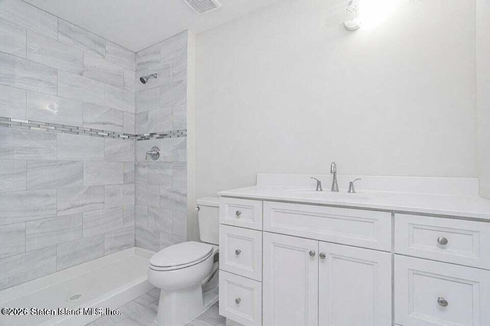 556 Drumgoole Road, Staten Island, NY, 10312 image 54