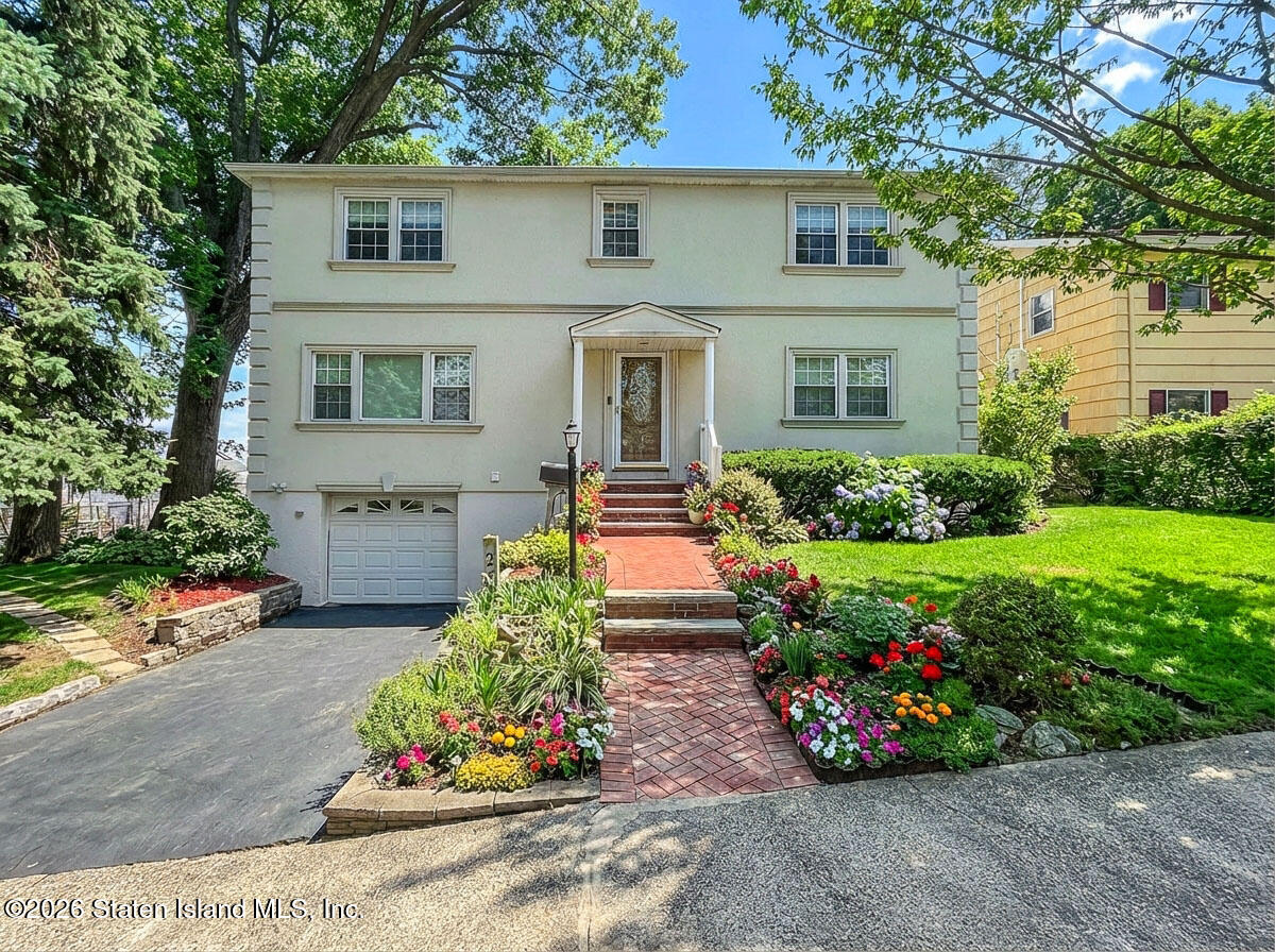 25 Dutchess Avenue Image 1
