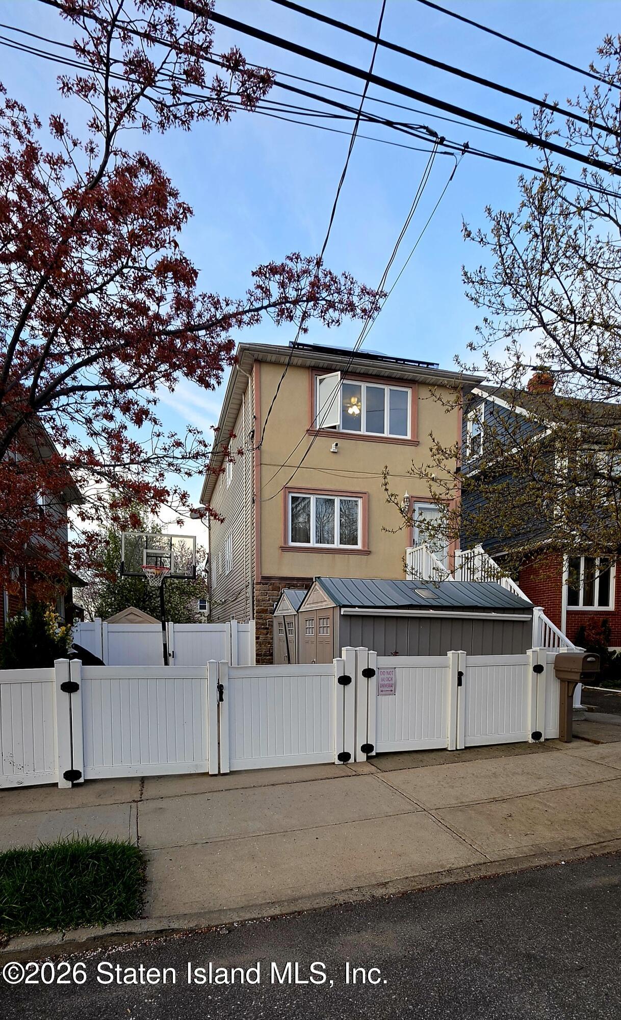 35 Ronald Avenue Image 1