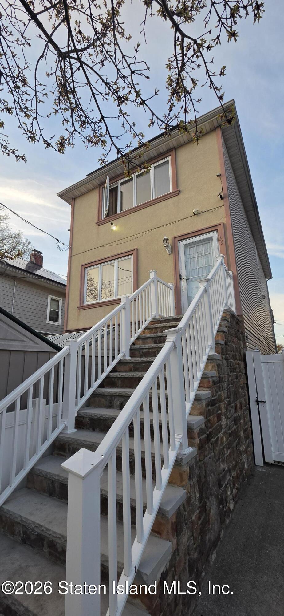 35 Ronald Avenue Image 2