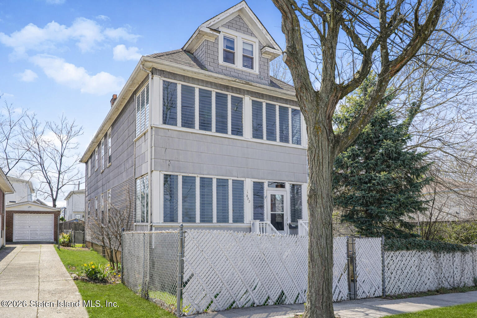 202 Dixon Avenue Image 2