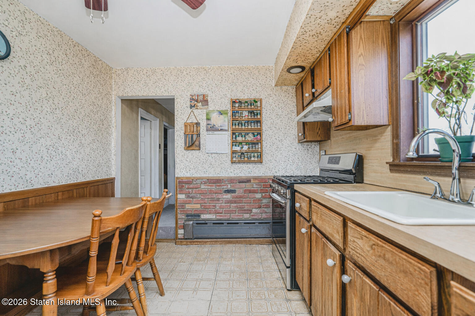 202 Dixon Avenue, Staten Island, NY, 10303 image 17