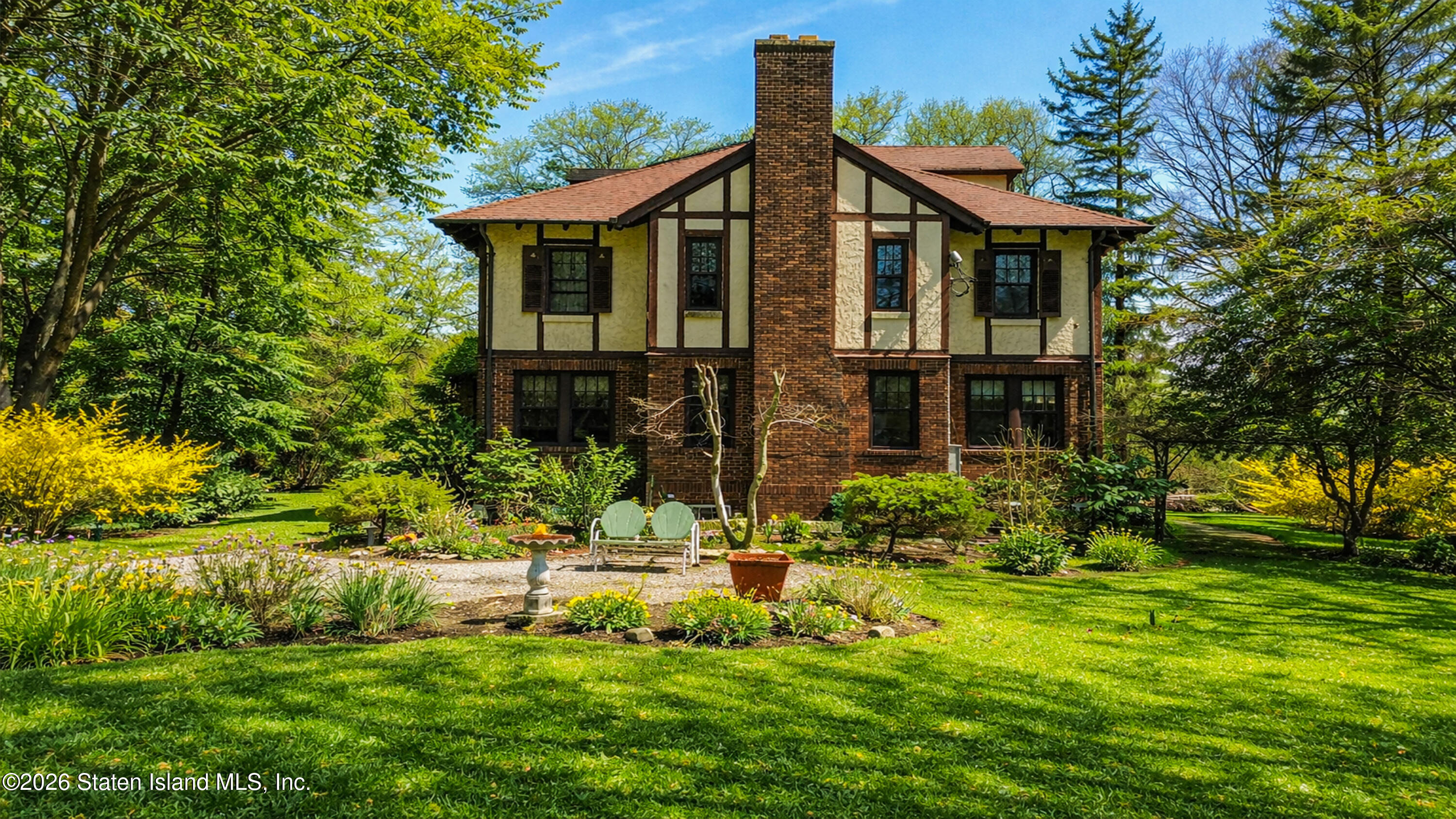 231 Douglas Road Image 1