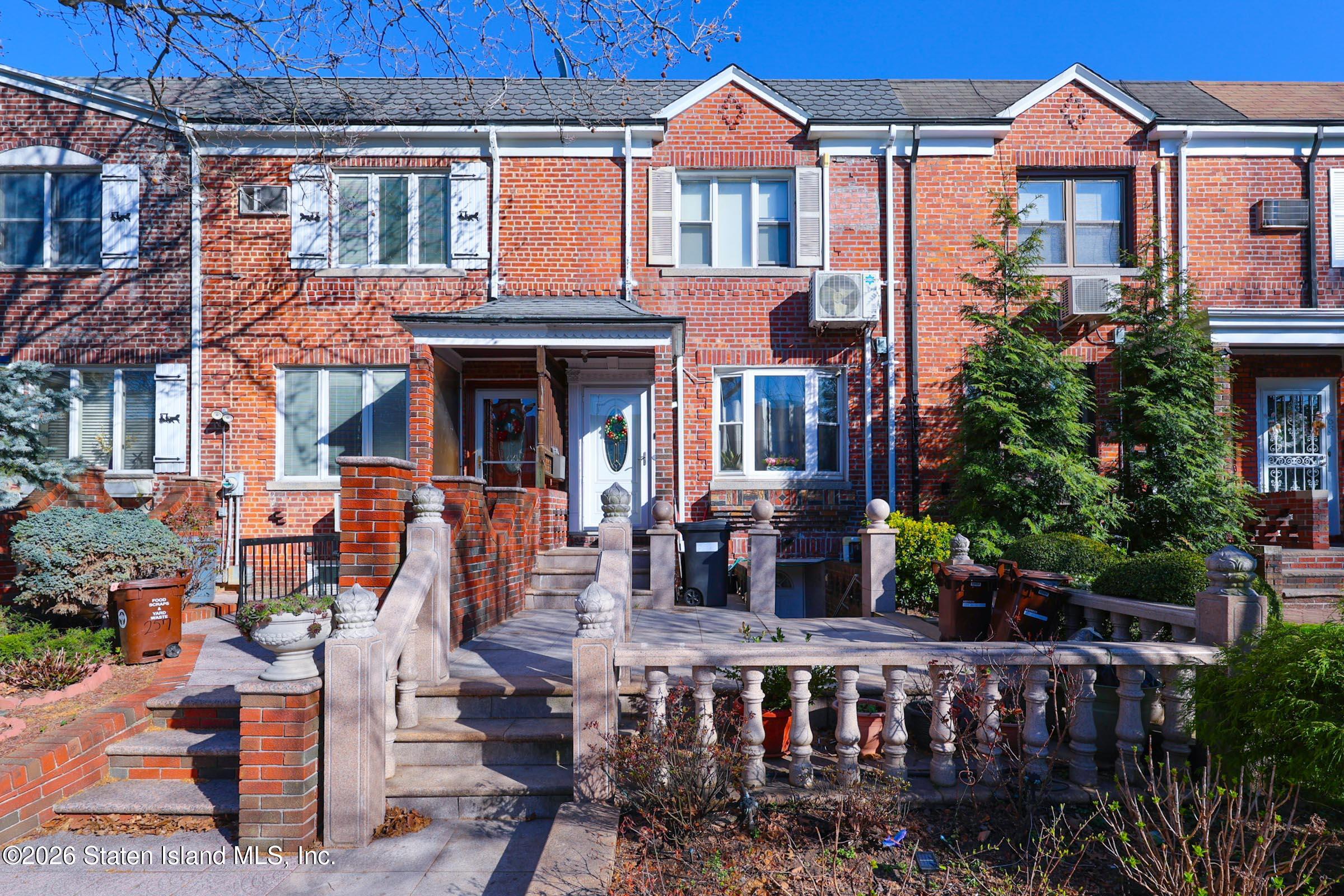 259 Bay 13th Street Image 1
