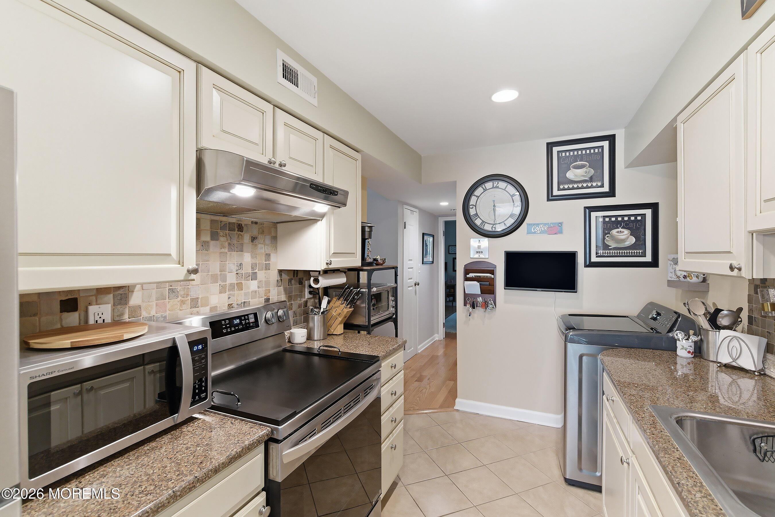 200 Portland Road E20, Highlands, NJ, 07732 image 9