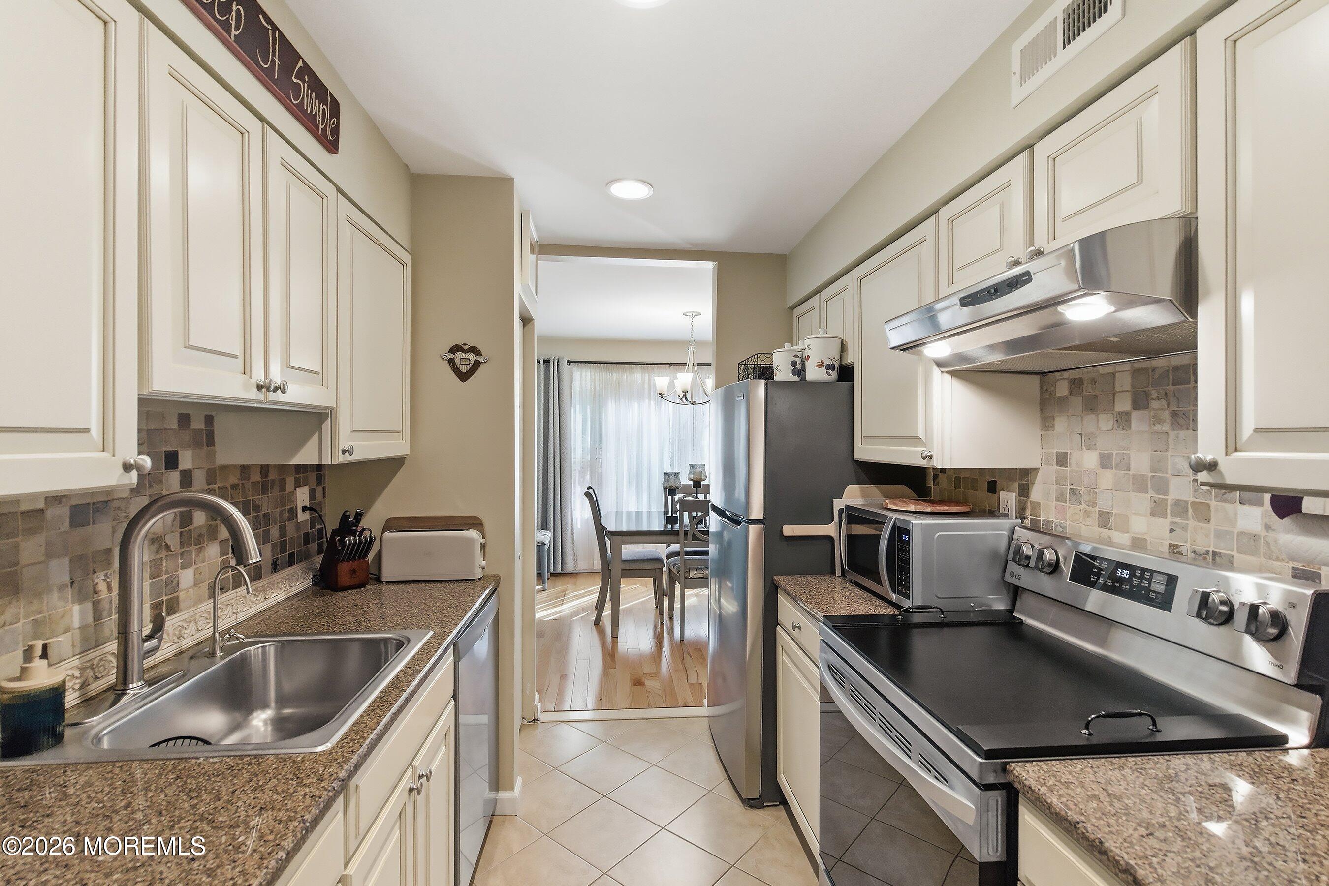 200 Portland Road E20, Highlands, NJ, 07732 image 8