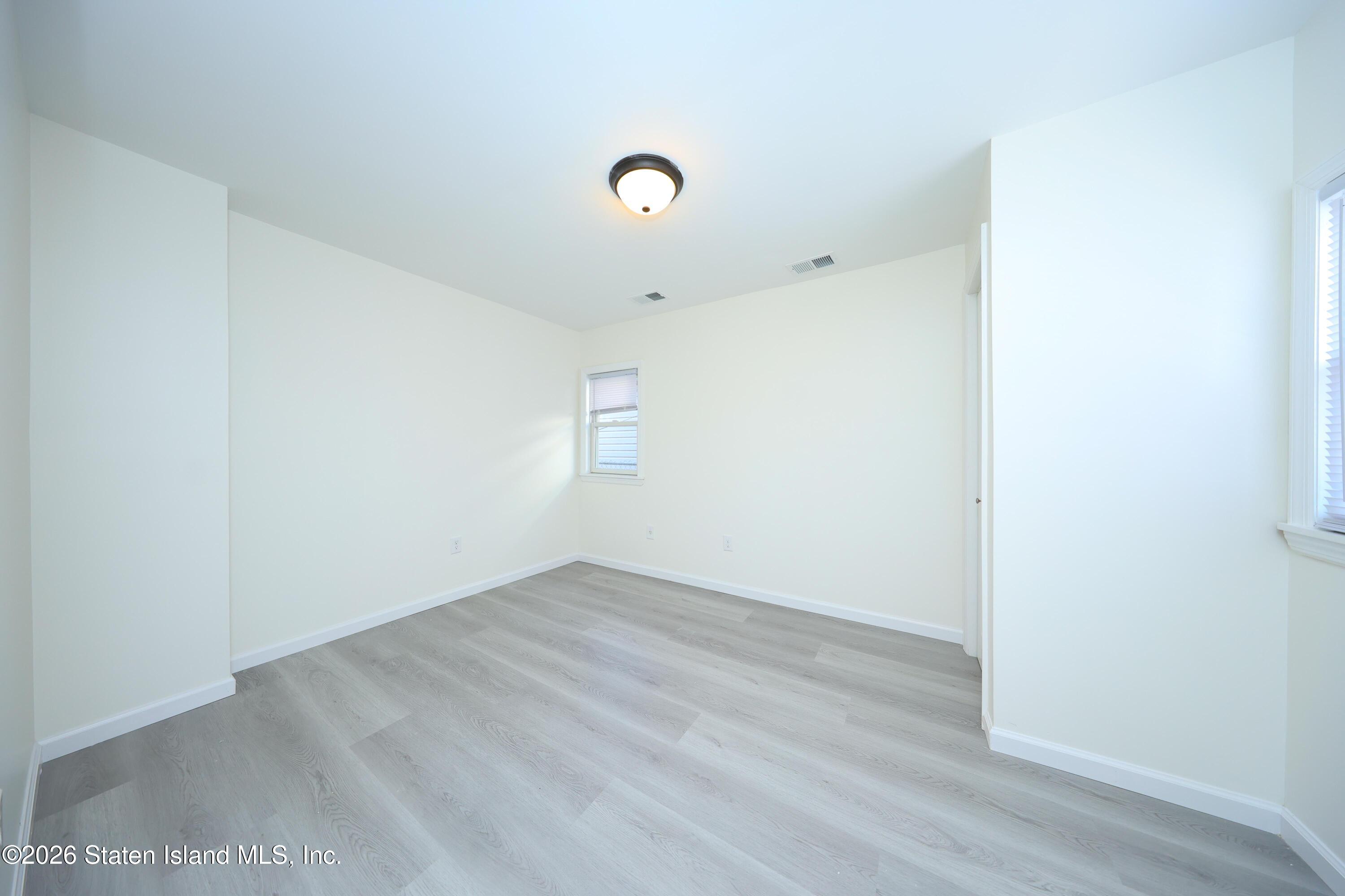 566 Hunter Avenue, Staten Island, NY, 10306 image 13
