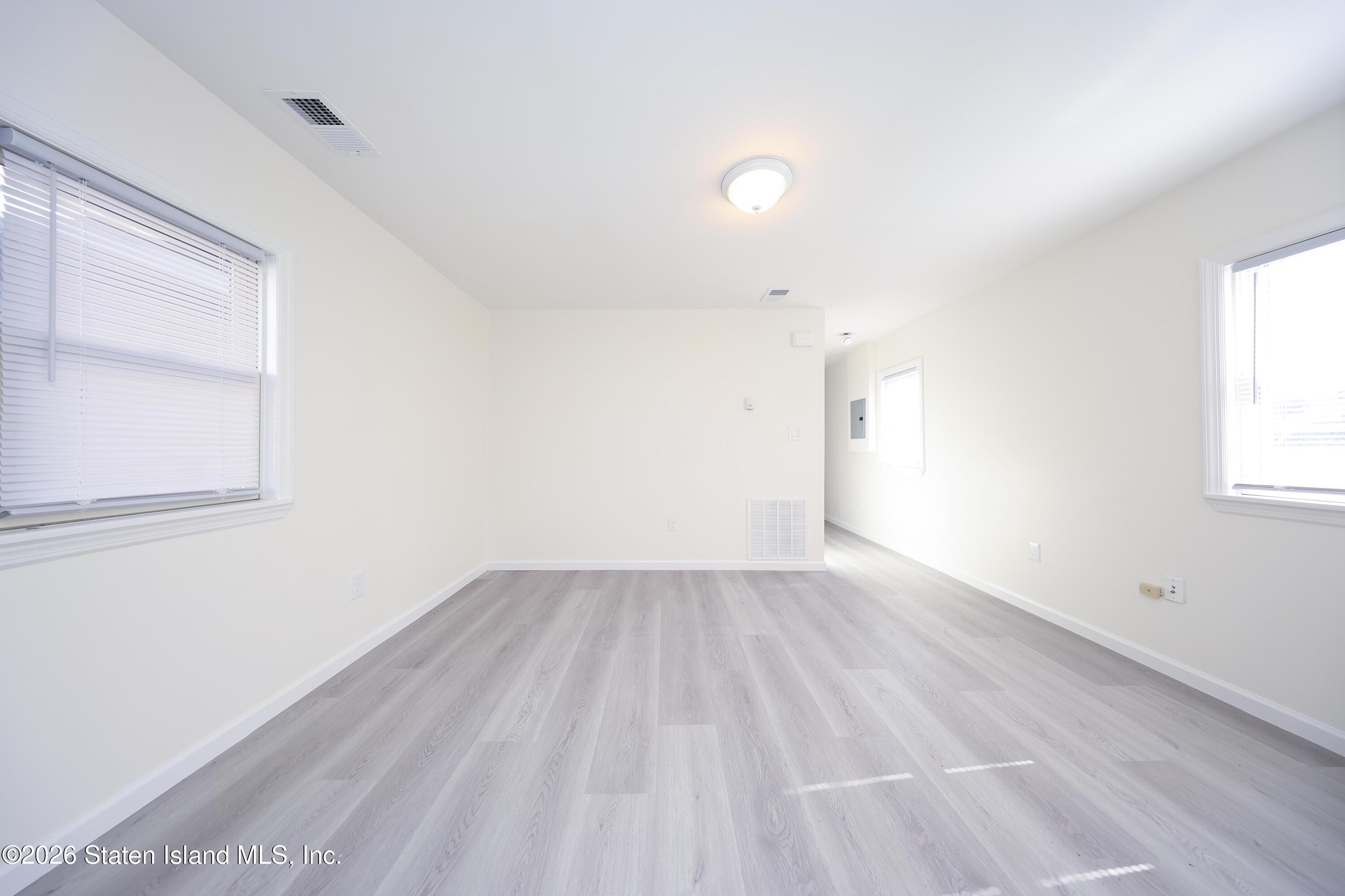 566 Hunter Avenue, Staten Island, NY, 10306 image 18