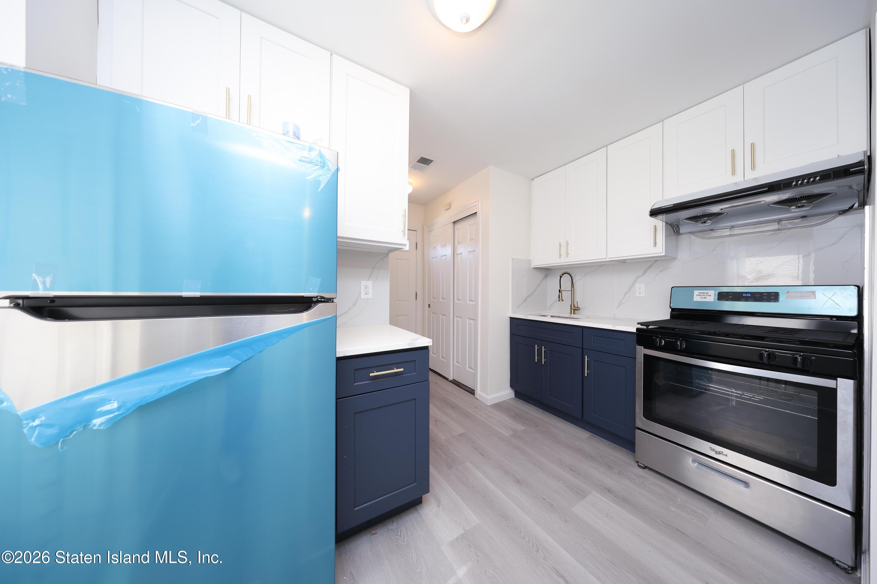 566 Hunter Avenue, Staten Island, NY, 10306 image 19