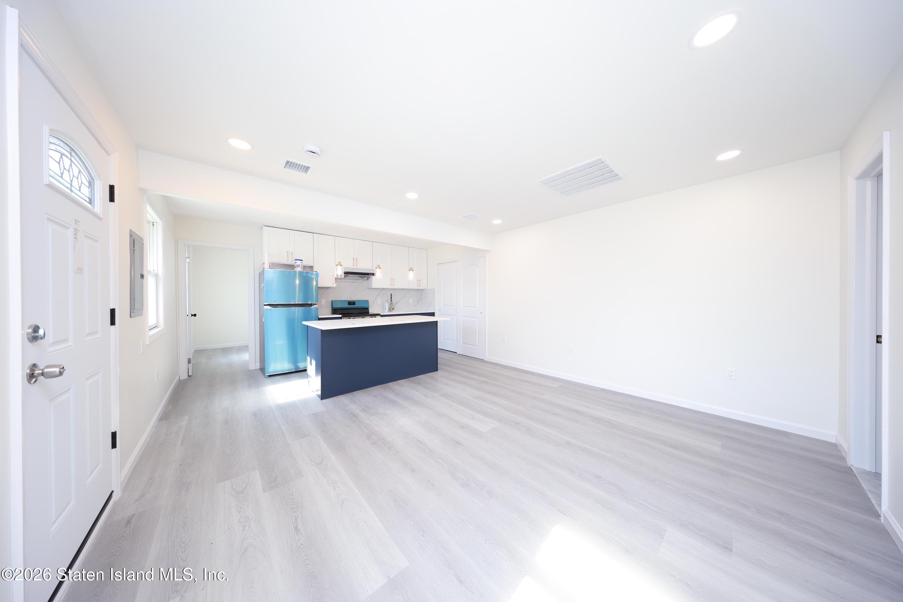 566 Hunter Avenue, Staten Island, NY, 10306 image 26