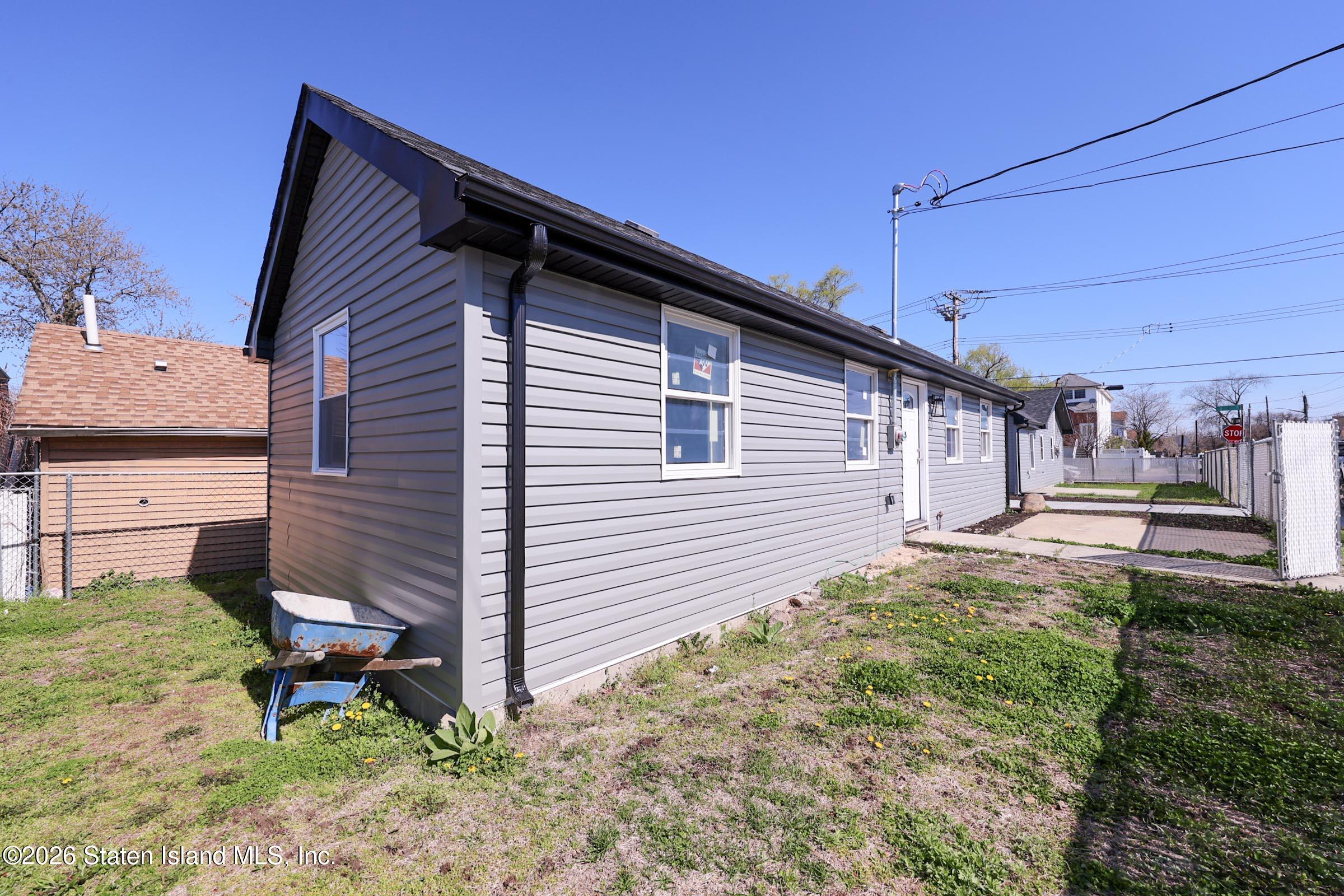 566 Hunter Avenue, Staten Island, NY, 10306 image 33