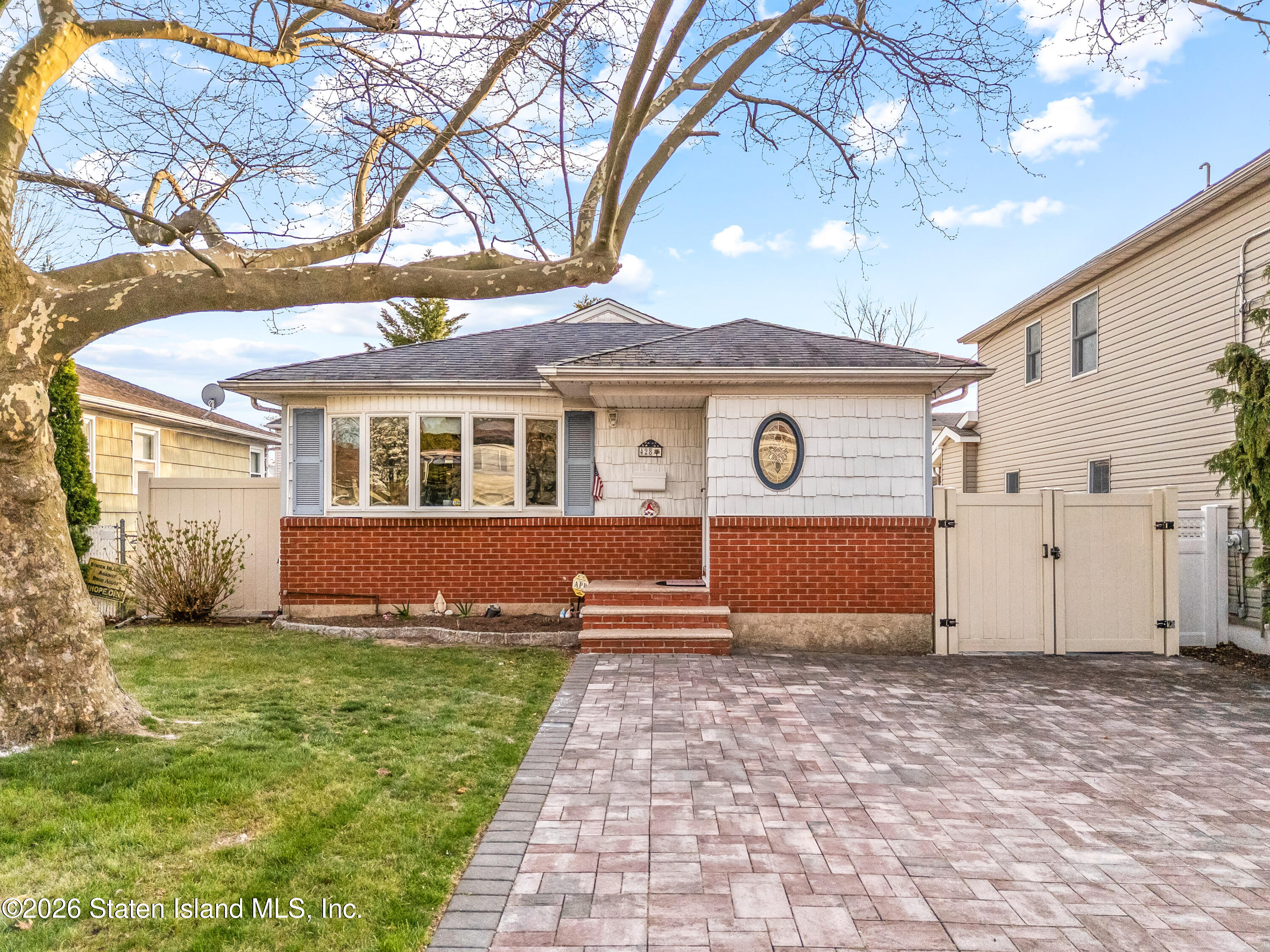 428 Armstrong Avenue Image 1