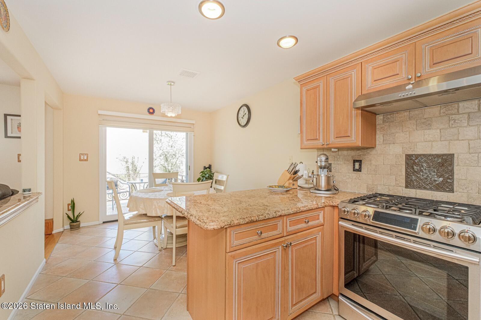 115 Covington Circle, Staten Island, NY, 10312 image 17