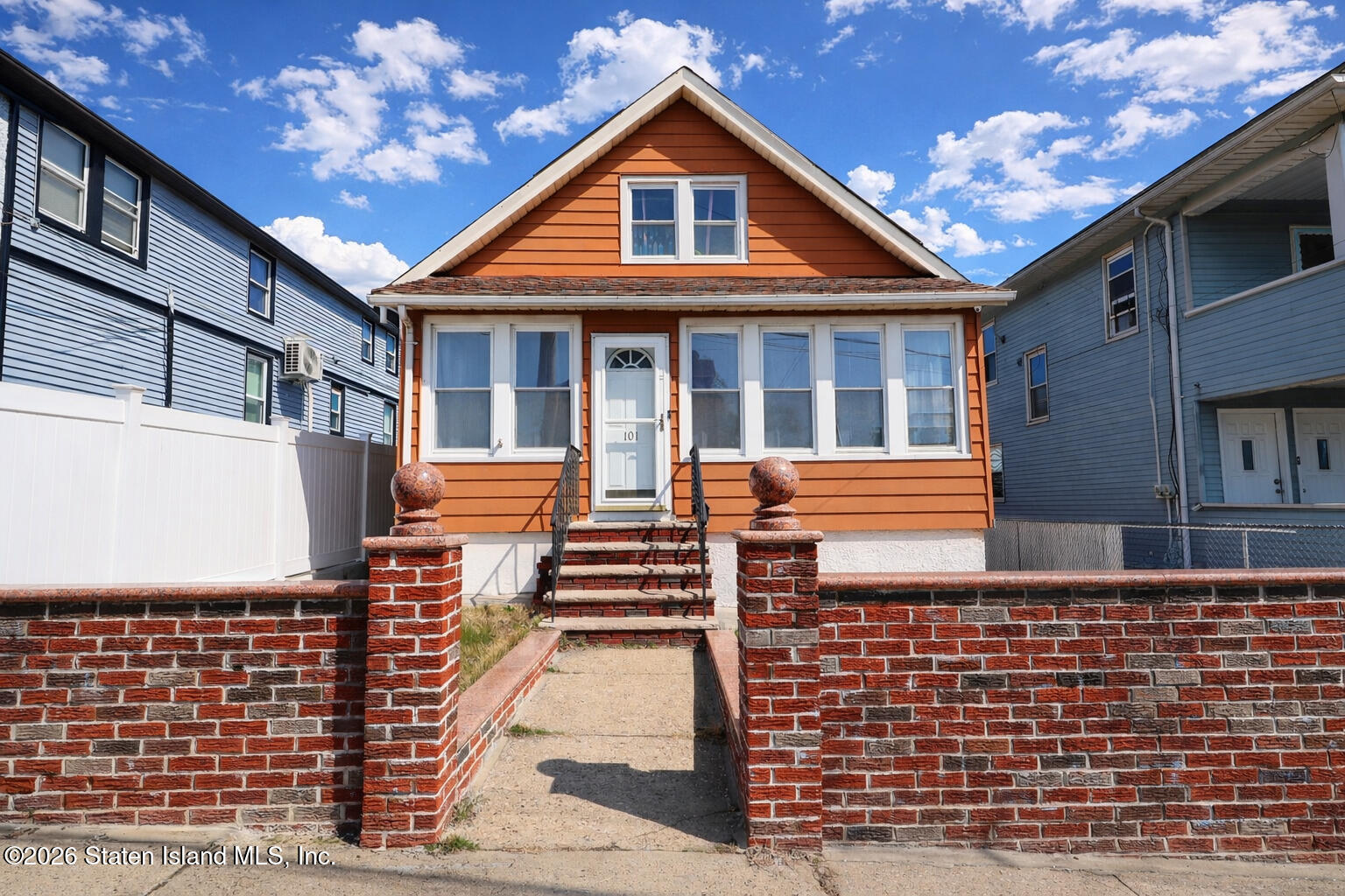 101 Smith Place Image 1