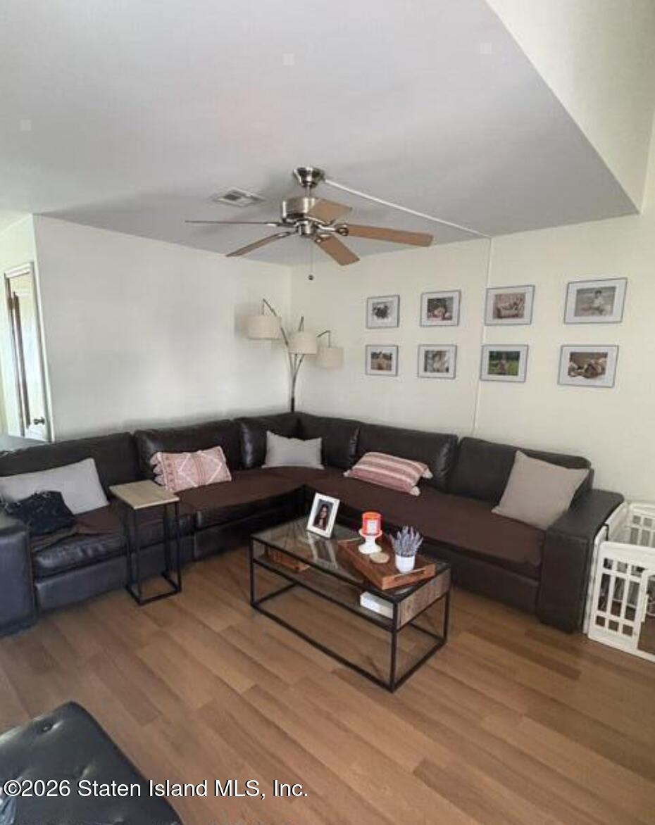 243 Pond Way B Image 5