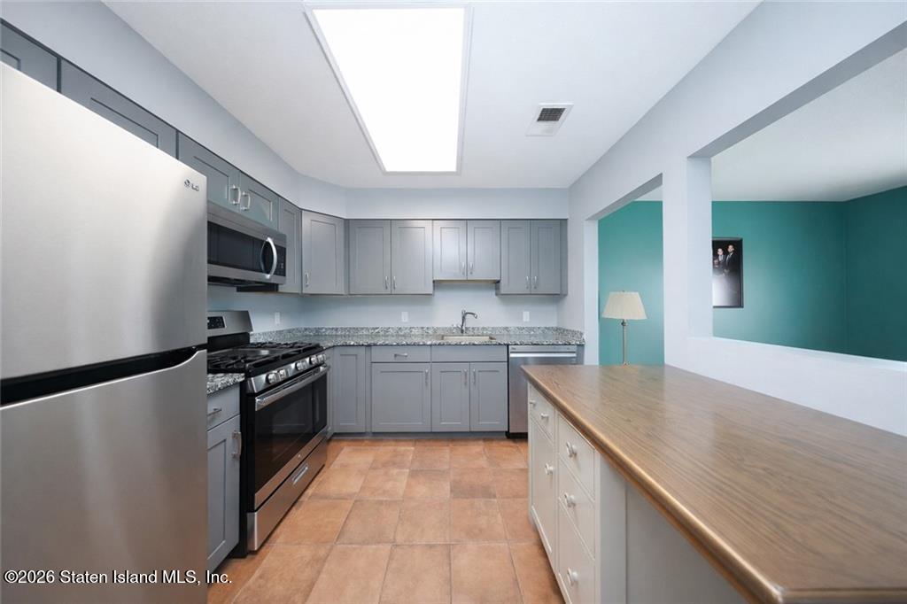 235 Jamie Lane, Staten Island, NY, 10312 image 11