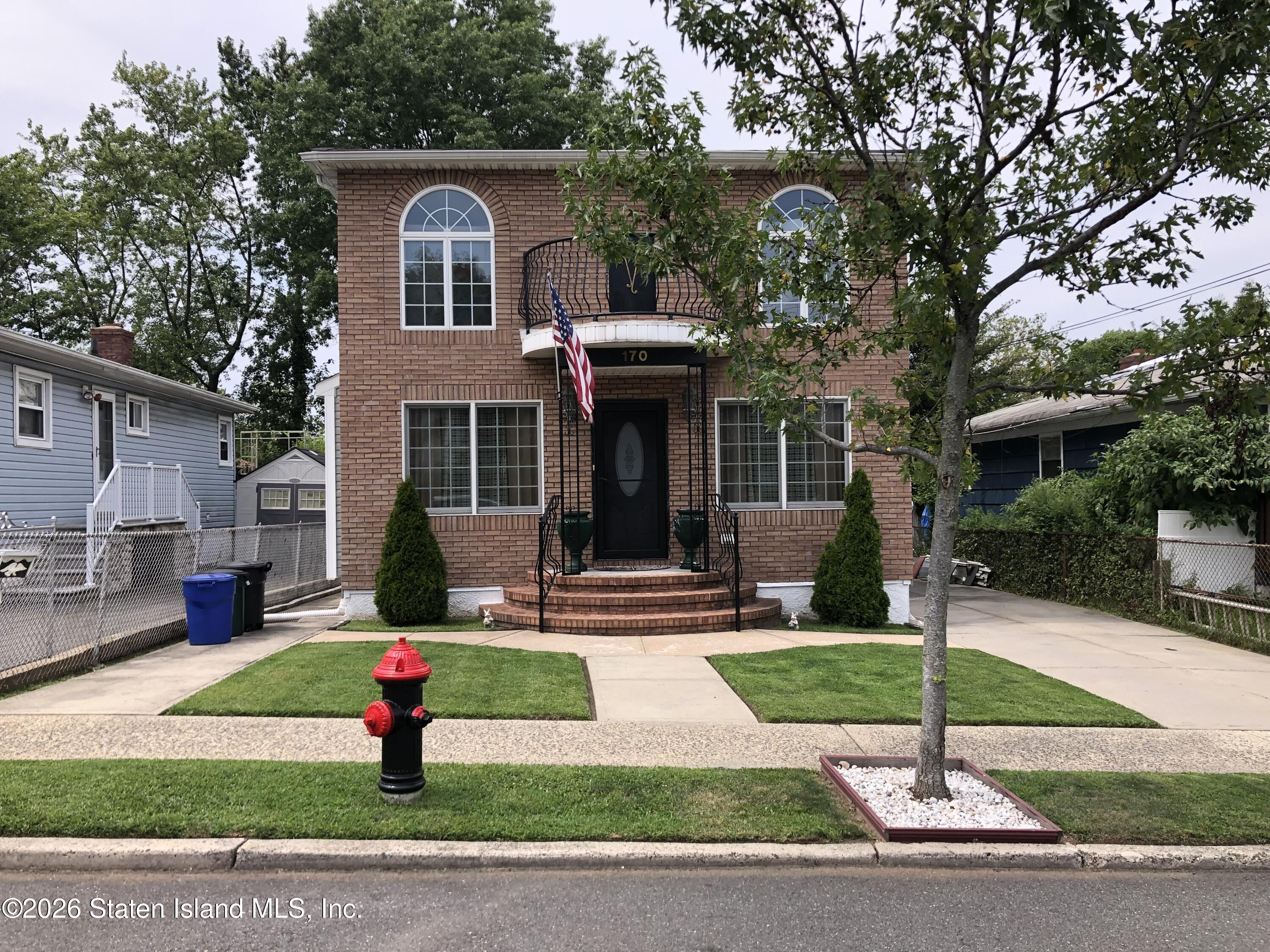 170 Mann Avenue Image 1