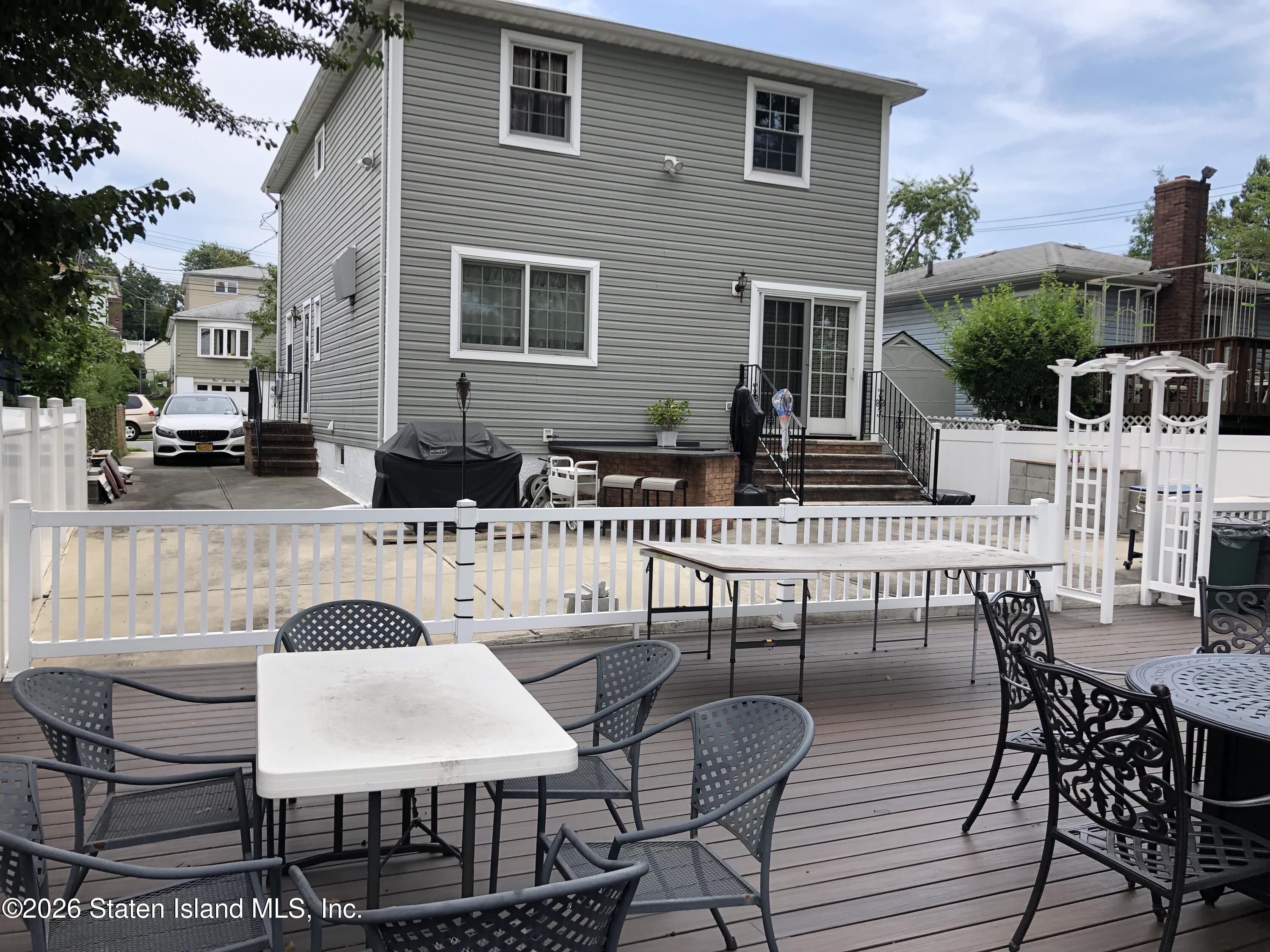 170 Mann Avenue Image 2