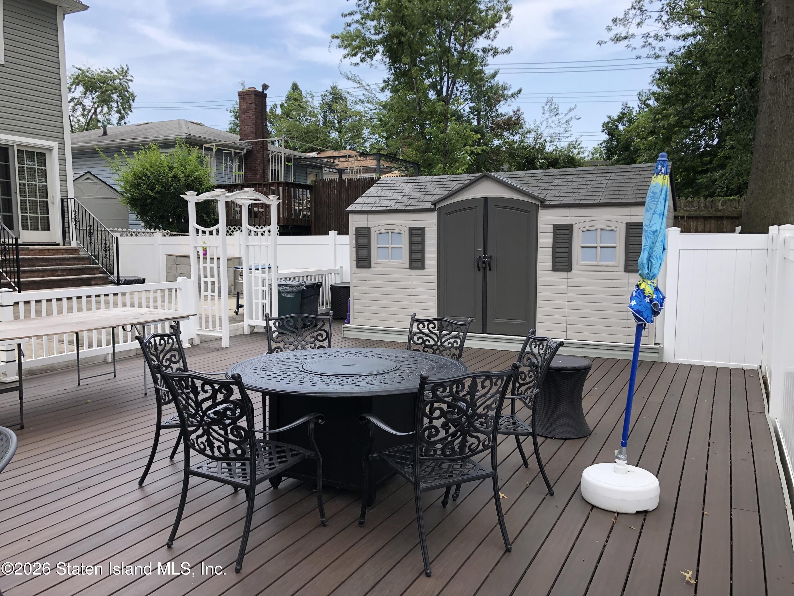 170 Mann Avenue Image 4