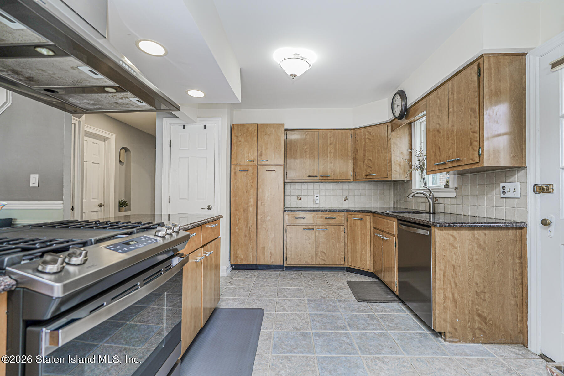 25 Sterling Avenue, Staten Island, NY, 10306 image 21