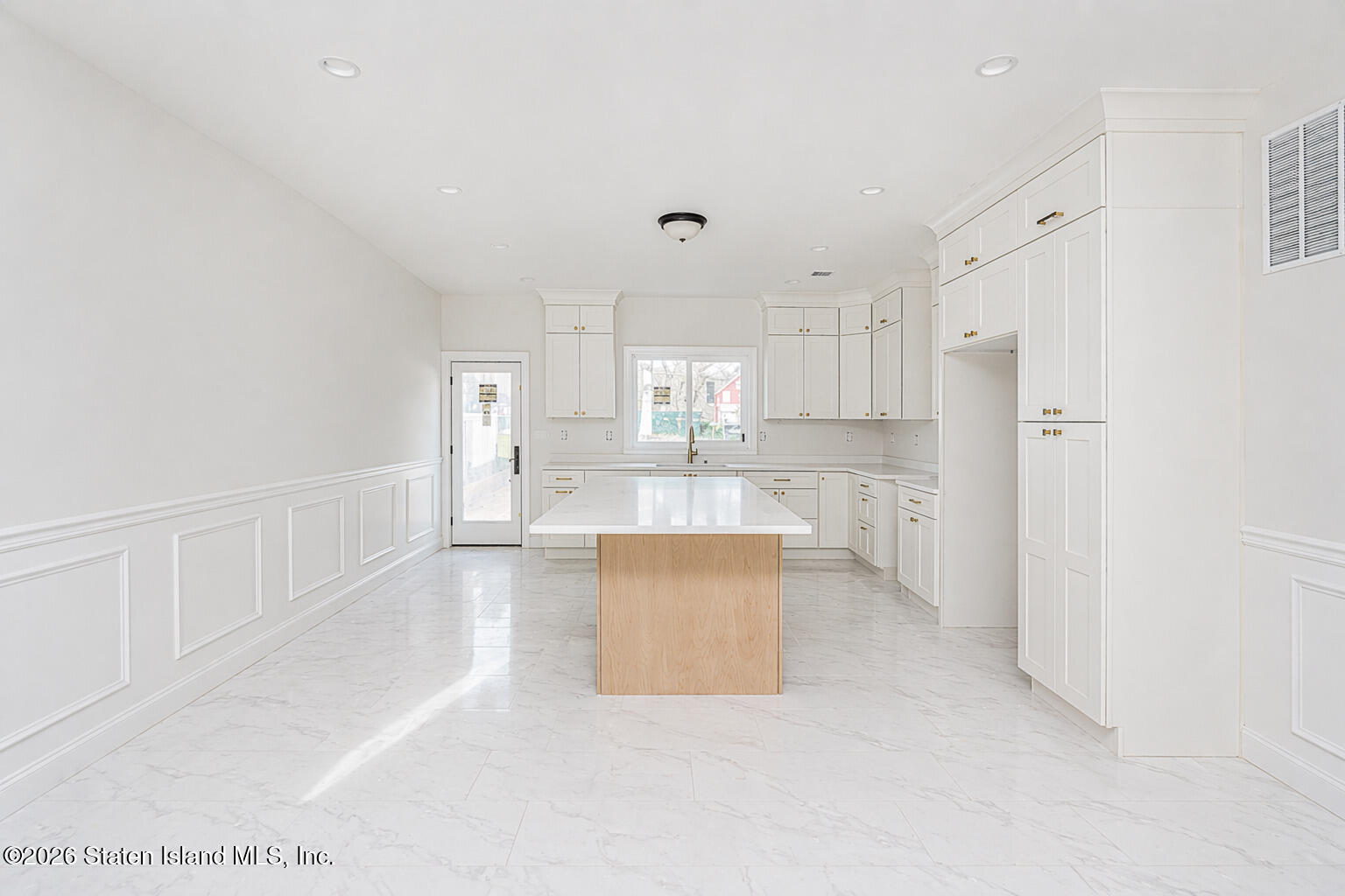 425 Philip Avenue Image 5