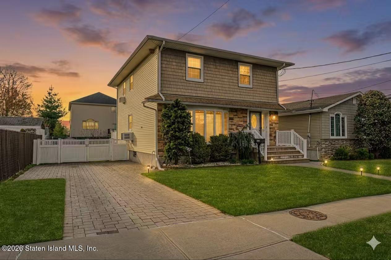 790 Clawson Street Image 1