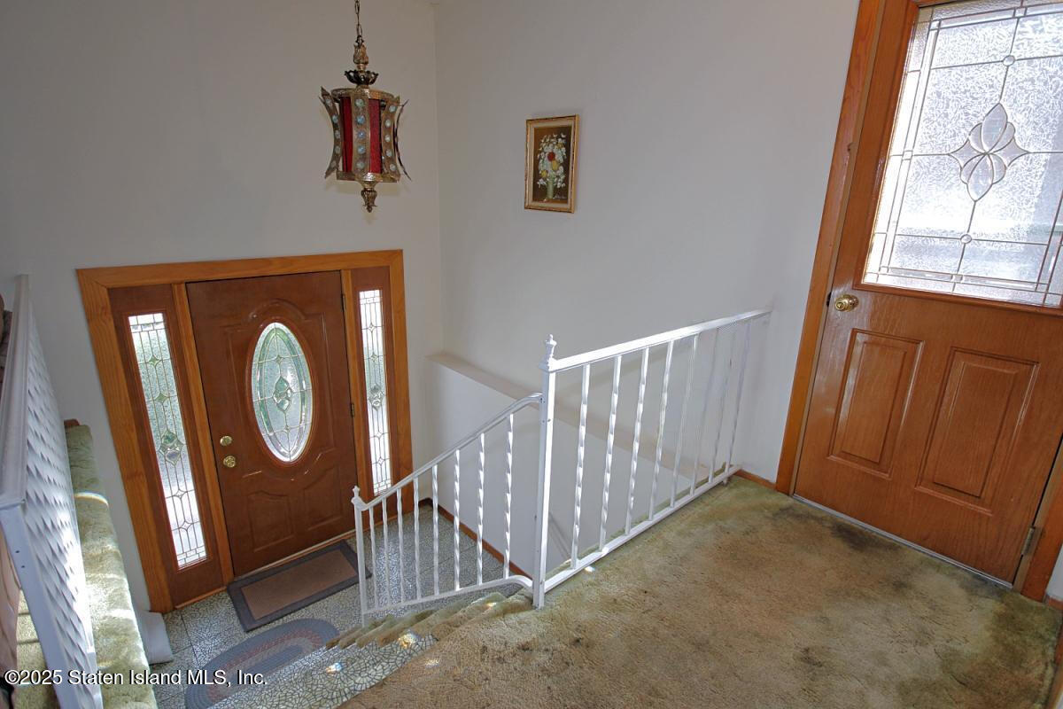 785 Hylan Boulevard Image 3