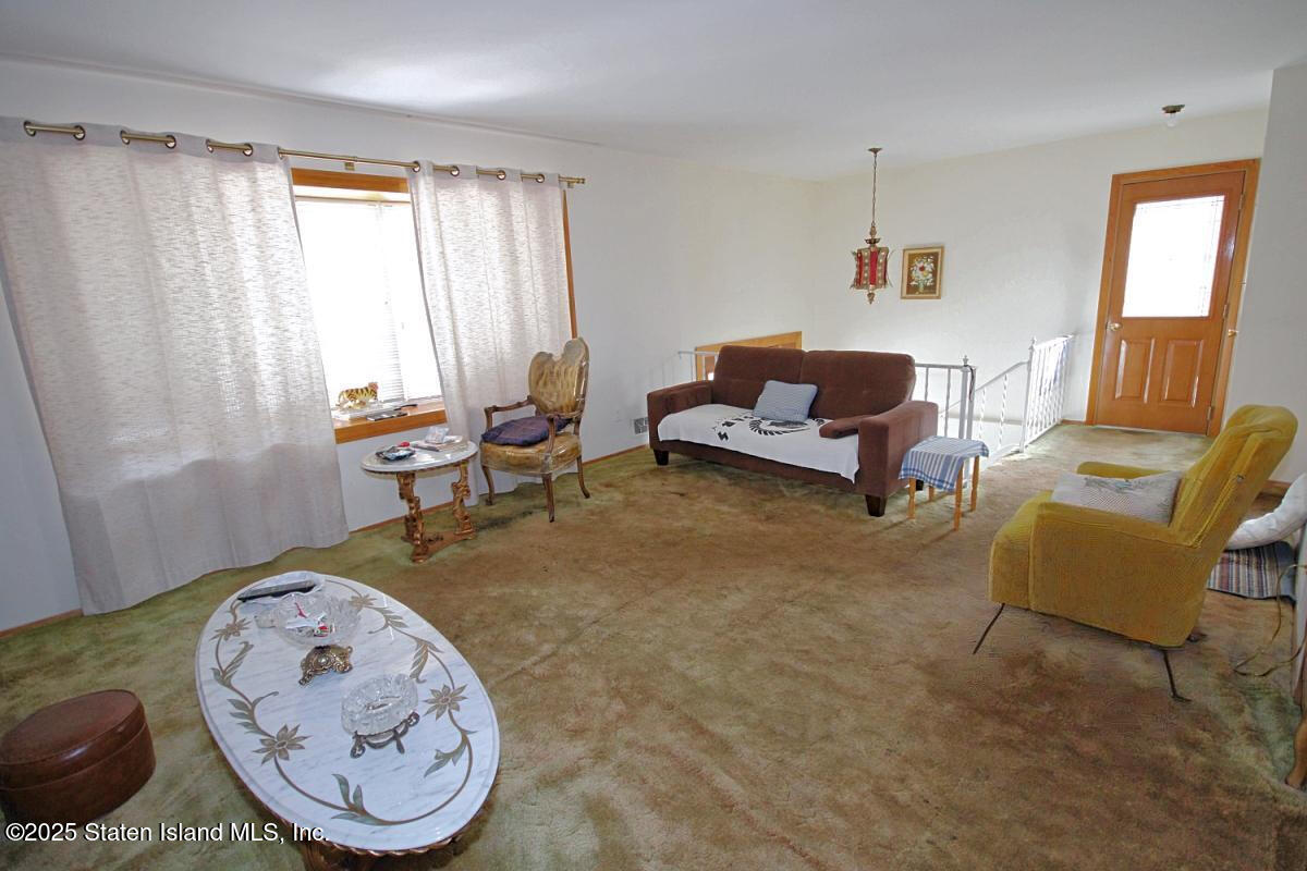 785 Hylan Boulevard Image 5
