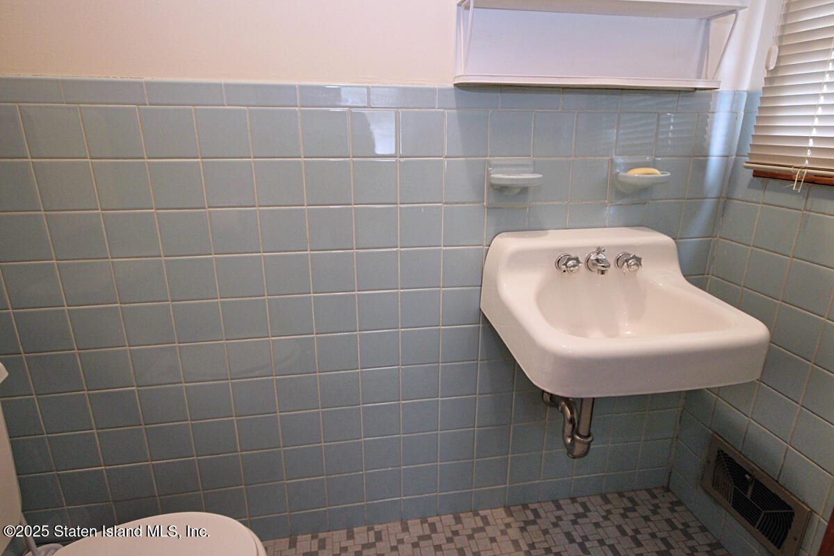 785 Hylan Boulevard, Staten Island, NY, 10305 image 18