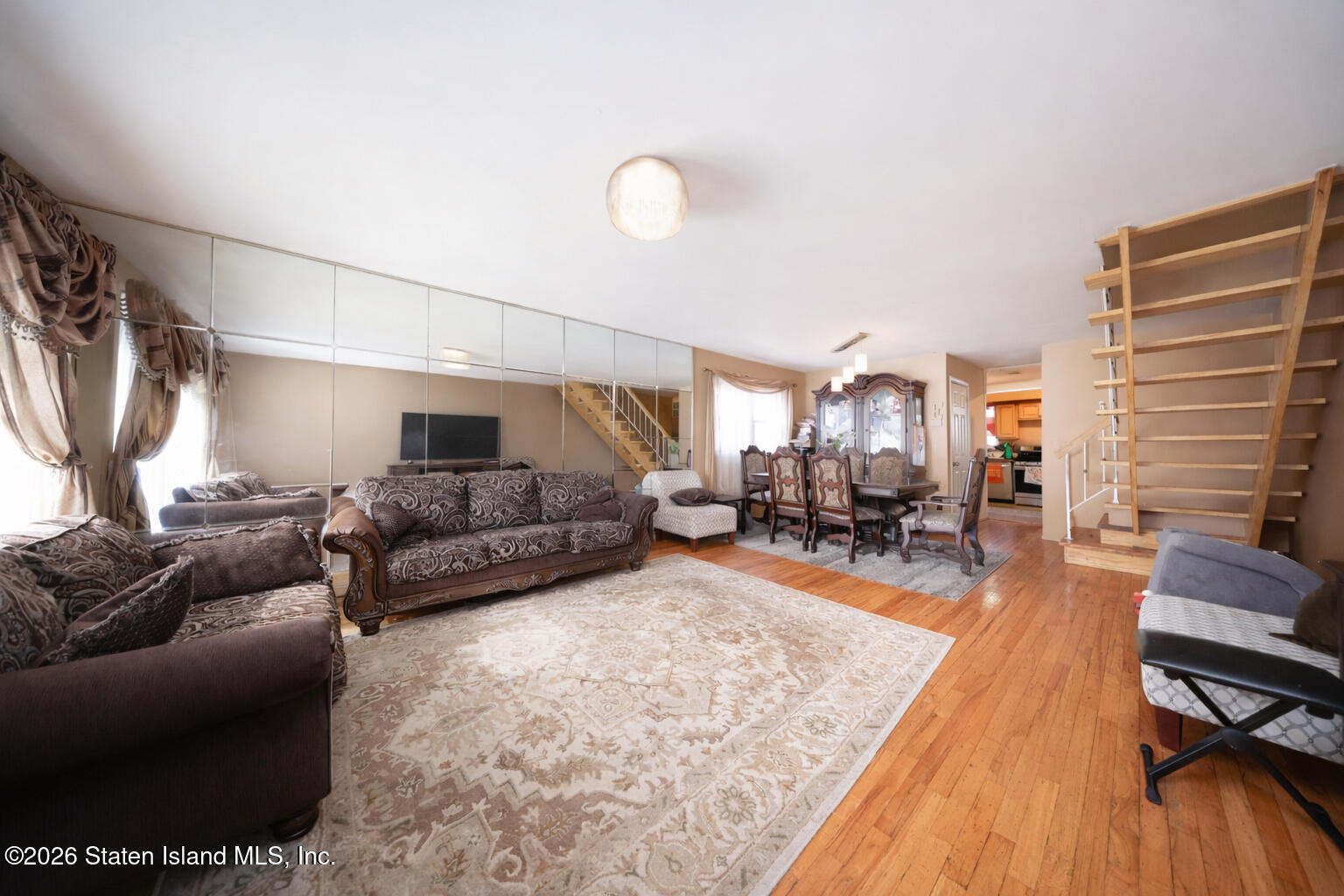 65 Walnut Avenue Image 3