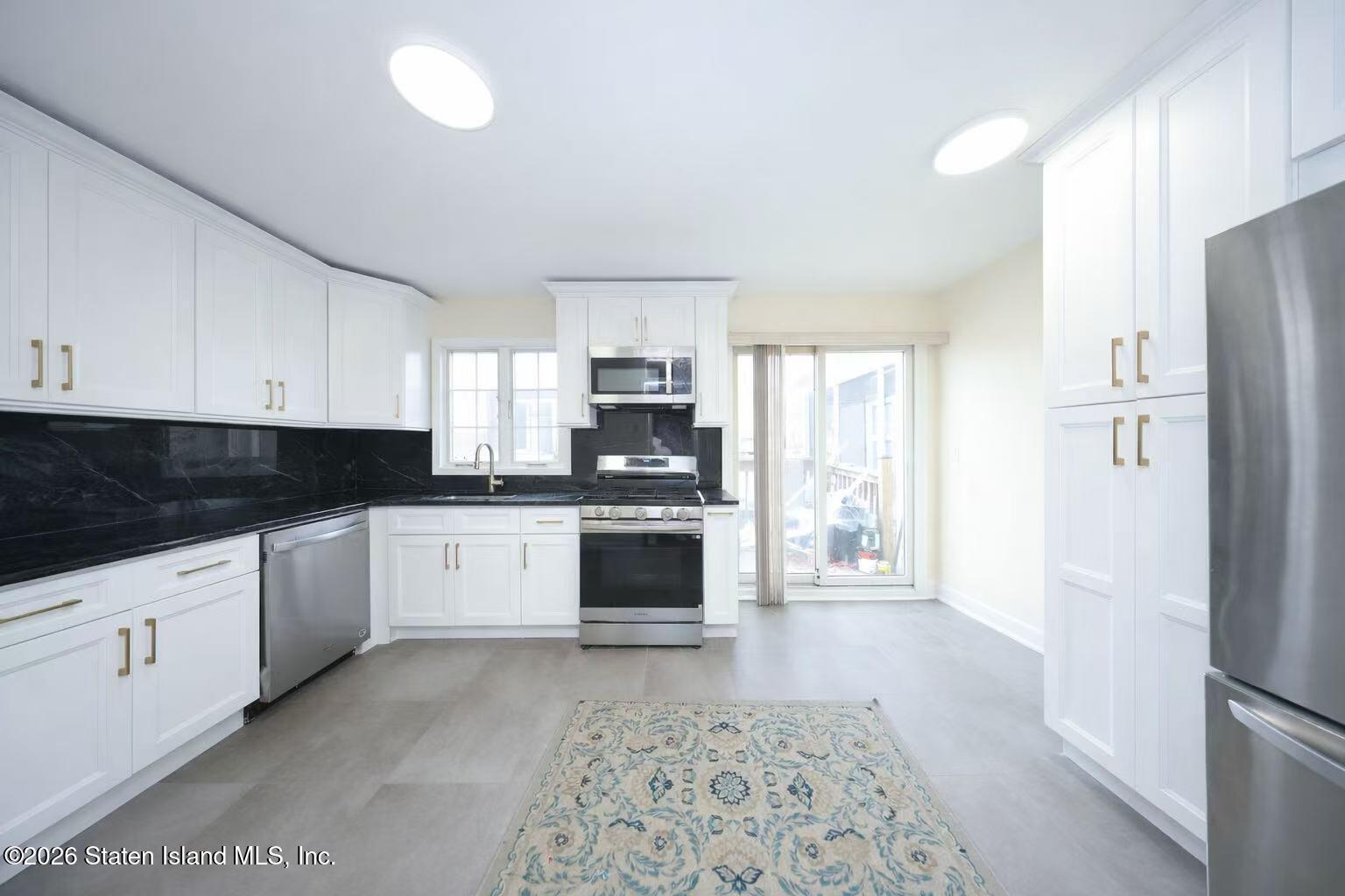 65 Walnut Avenue Image 4