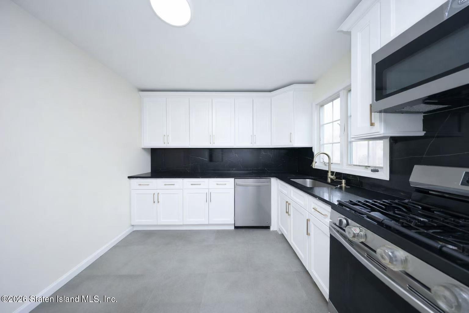 65 Walnut Avenue, Staten Island, NY, 10308 image 6