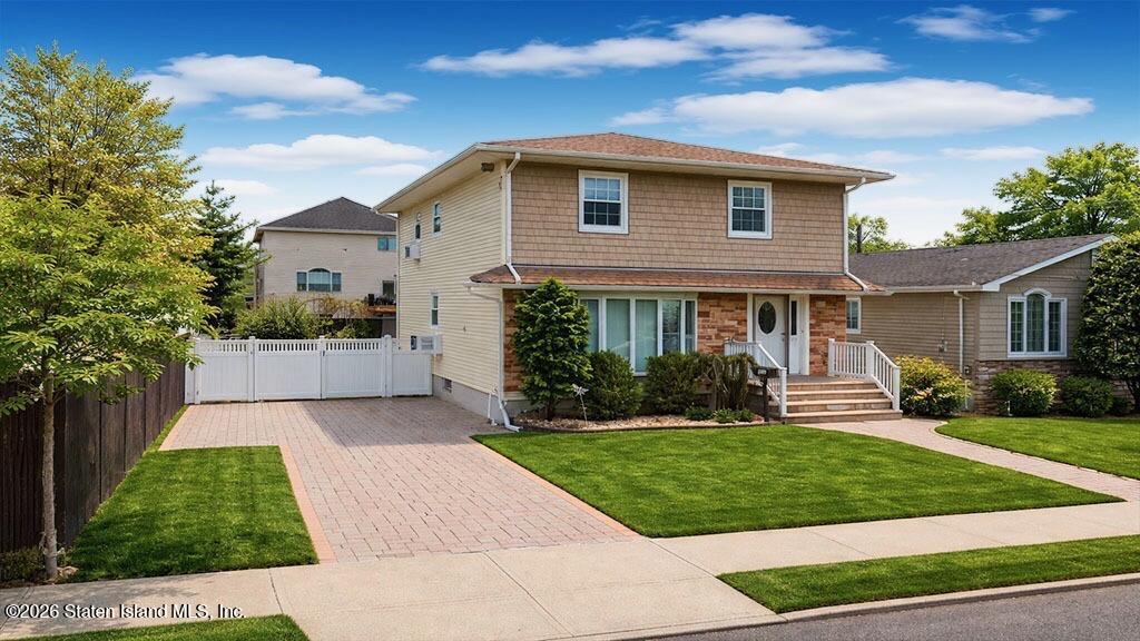 790 Clawson Street Image 3